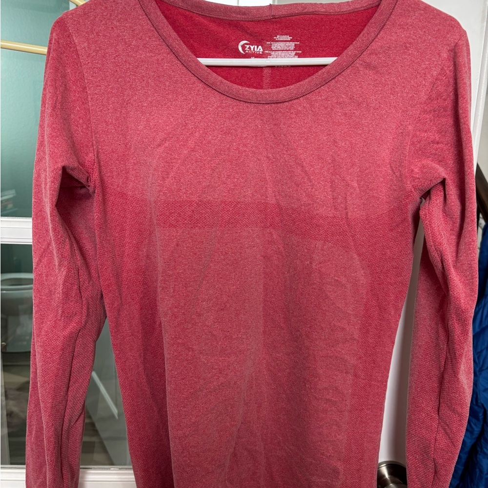 Zyia Women's Red Long Sleeve Top